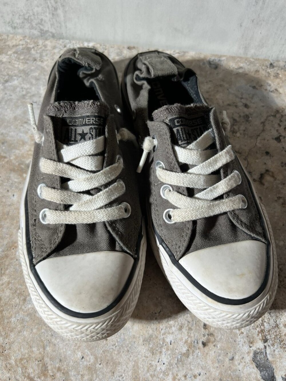 Converse Chuck Taylor All Star Shoreline Women’s 6.5 Gray White Slip-On Sneakers